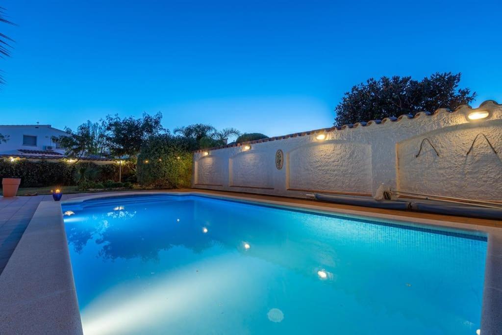 Sm21-Gran Casa De Vacaciones En La Playa, 4 Habitaciones, Climatizada, Piscina, Barbacoa Y Wifi เอมปูเรียบราบา ภายนอก รูปภาพ