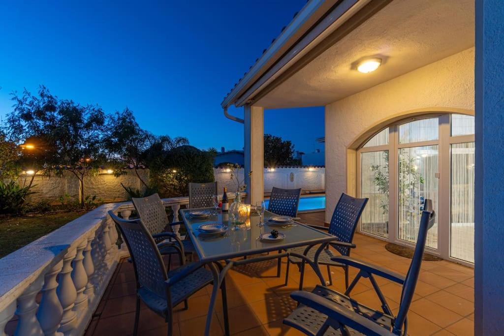 Sm21-Gran Casa De Vacaciones En La Playa, 4 Habitaciones, Climatizada, Piscina, Barbacoa Y Wifi เอมปูเรียบราบา ภายนอก รูปภาพ