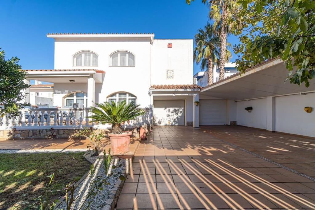 Sm21-Gran Casa De Vacaciones En La Playa, 4 Habitaciones, Climatizada, Piscina, Barbacoa Y Wifi เอมปูเรียบราบา ภายนอก รูปภาพ